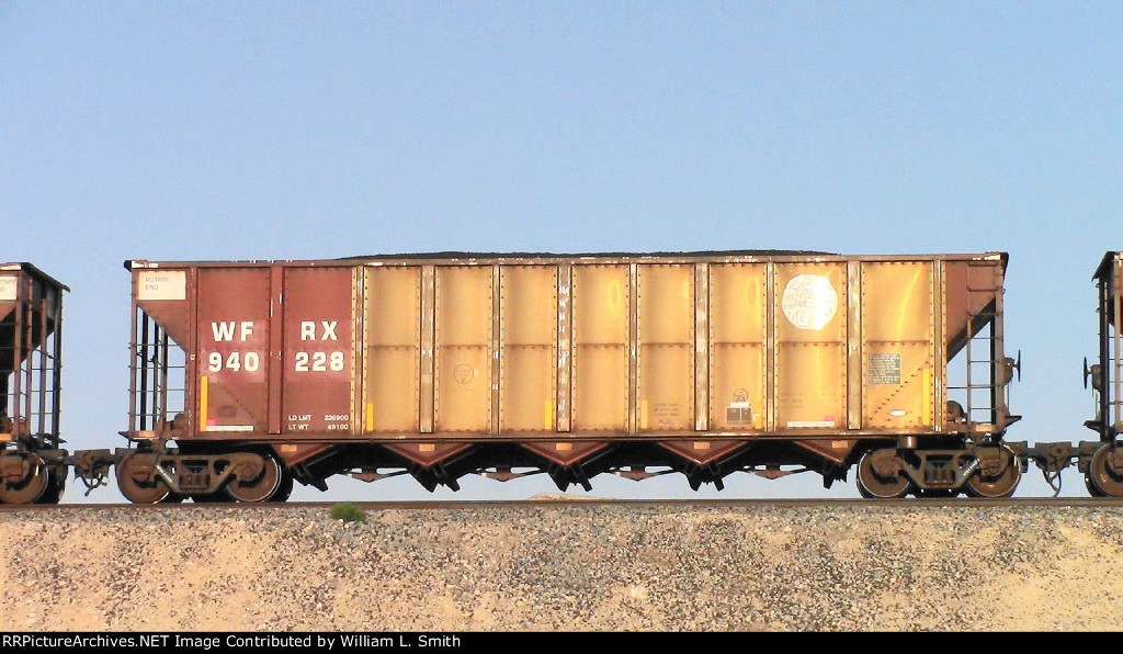 WB Unit Loaded Hooper Frt at Erie NV W-Pshr -20